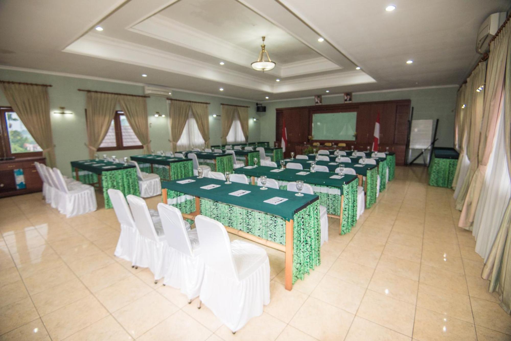 Resort Prima Cisarua Tagalbato Extérieur photo